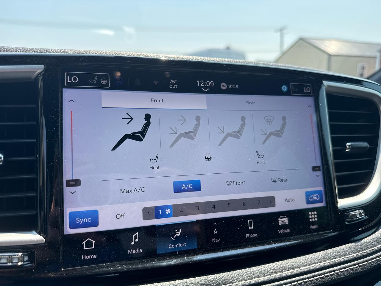 Chrysler Pacifica Select PHEV 4D Wagon 2024