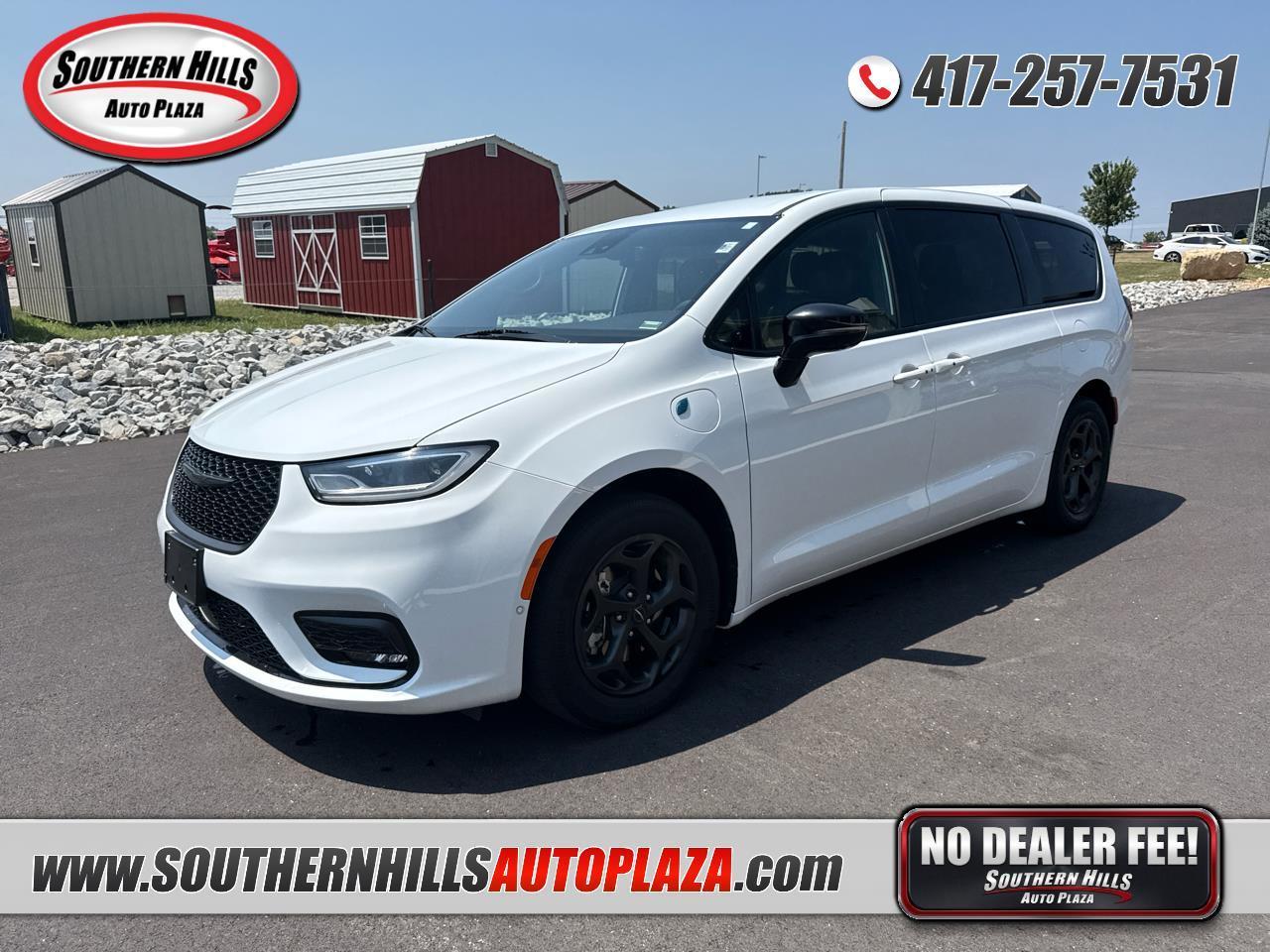 2024 Chrysler Pacifica Select PHEV 4D Wagon