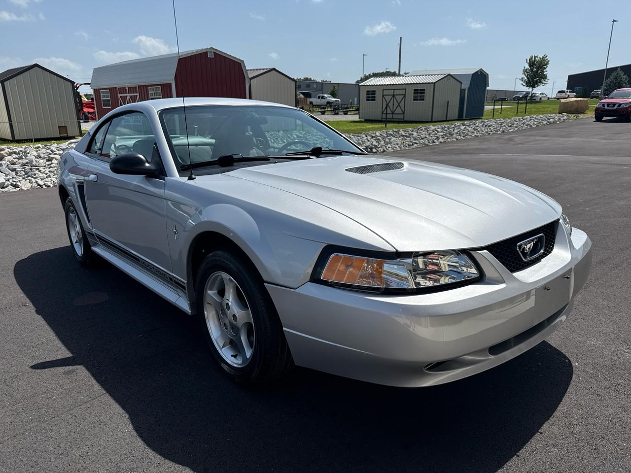 Ford Mustang Base 2D Coupe 2001
