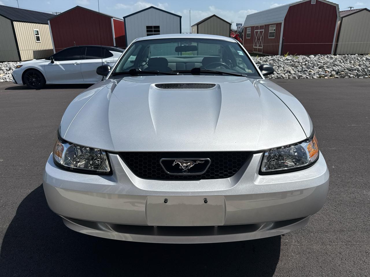 Ford Mustang Base 2D Coupe 2001