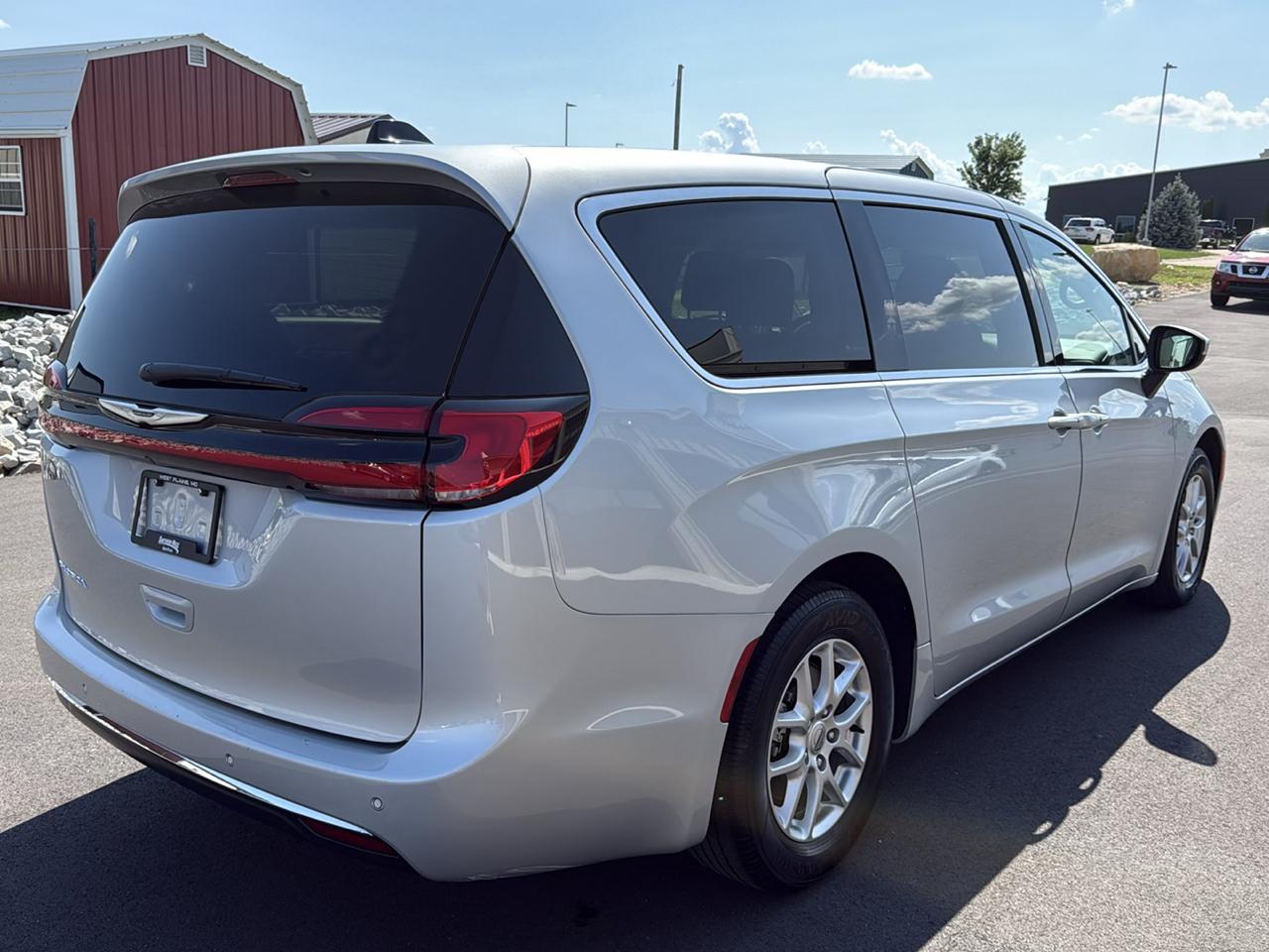 Chrysler Pacifica Touring L Wagon 2023