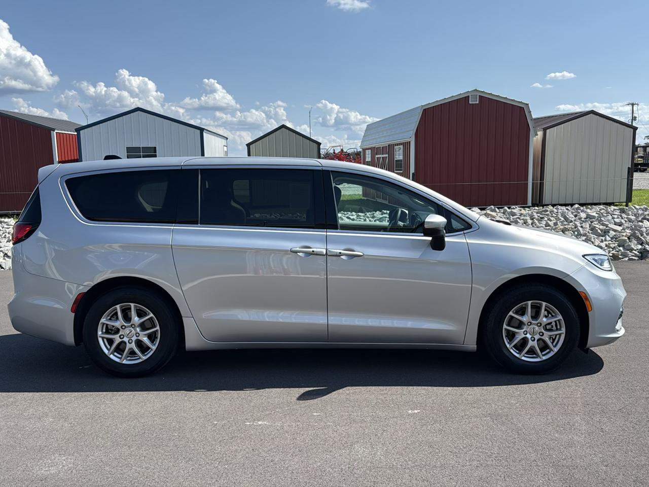Chrysler Pacifica Touring L Wagon 2023