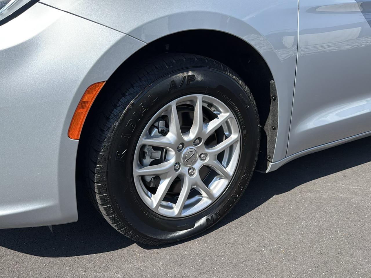 Chrysler Pacifica Touring L Wagon 2023