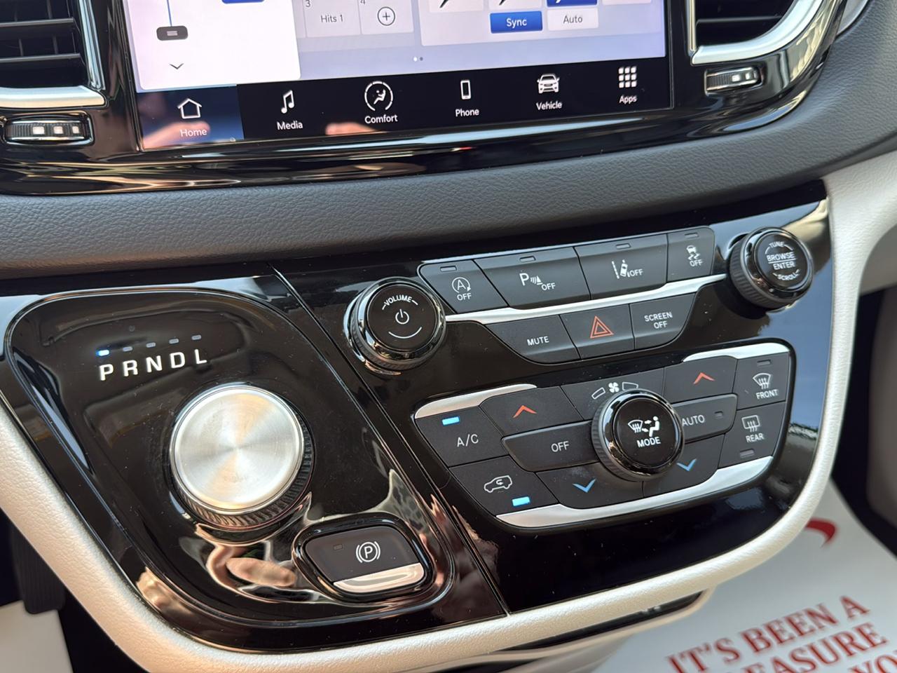 Chrysler Pacifica Touring L Wagon 2023