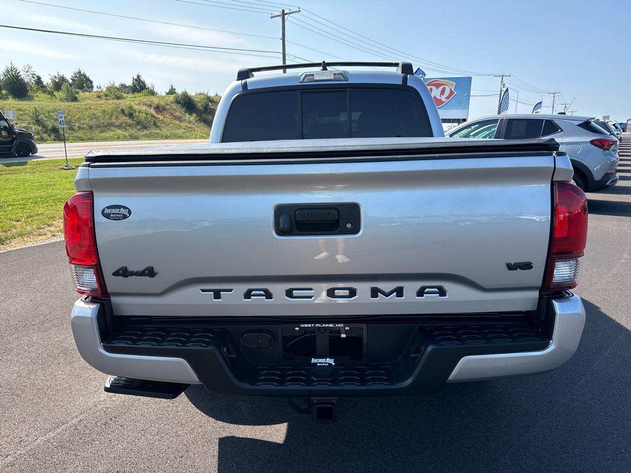 Toyota Tacoma SR Dbl Cab 4WD V6 6sp 2023