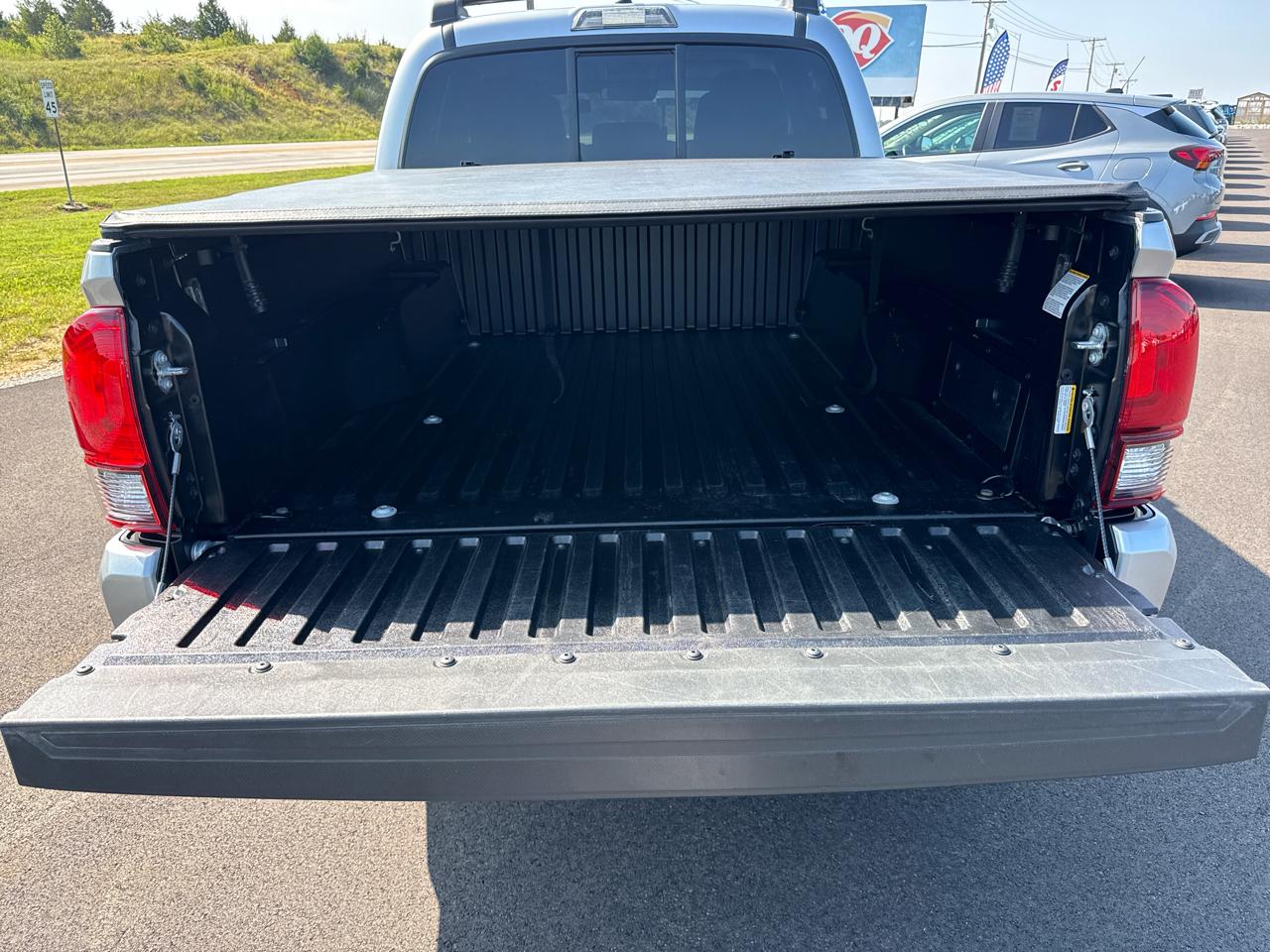 Toyota Tacoma SR Dbl Cab 4WD V6 6sp 2023