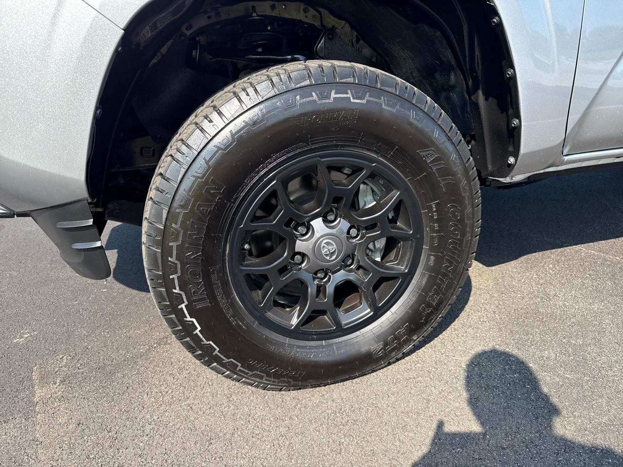 Toyota Tacoma SR Dbl Cab 4WD V6 6sp 2023