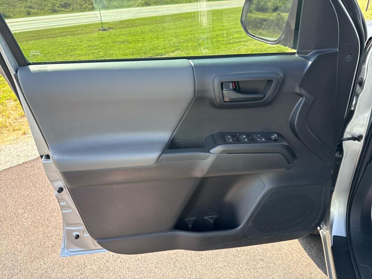 Toyota Tacoma SR Dbl Cab 4WD V6 6sp 2023