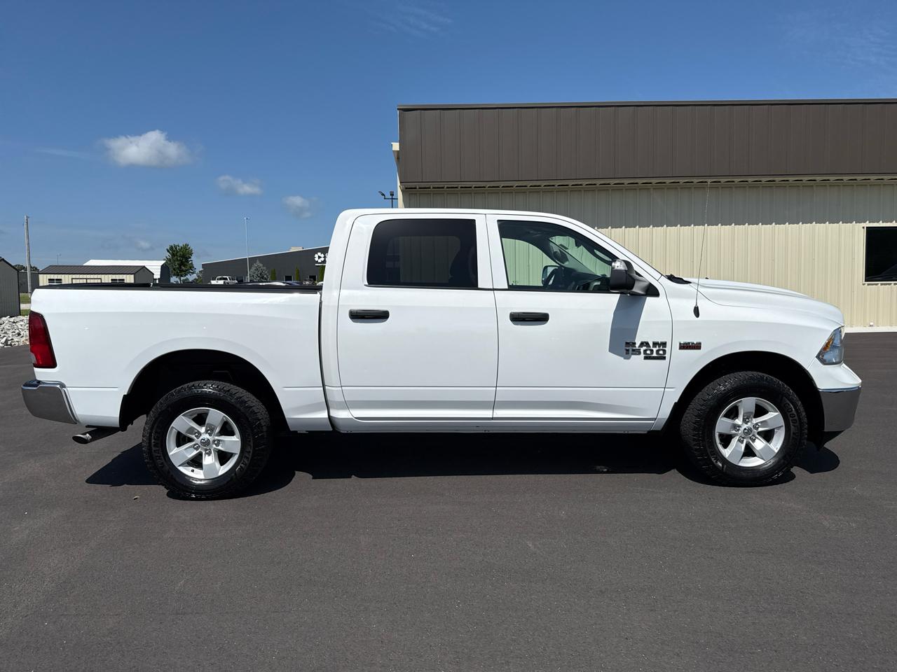 RAM 1500 DS Tradesman Crew Cab 4WD SWB 2022