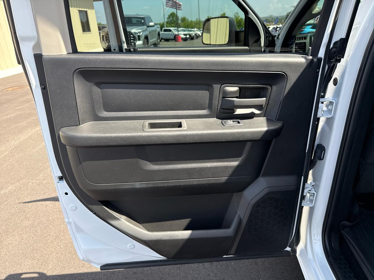 RAM 1500 DS Tradesman Crew Cab 4WD SWB 2022