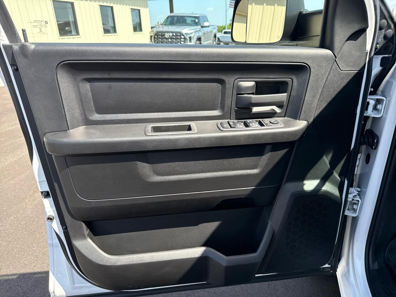 RAM 1500 DS Tradesman Crew Cab 4WD SWB 2022