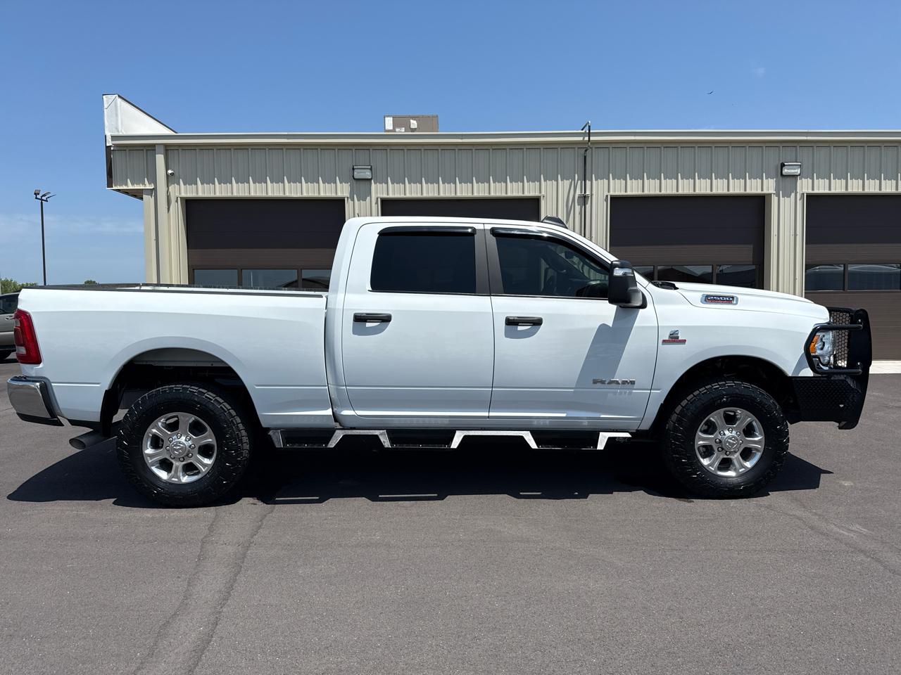 RAM 2500 Big Horn Crew Cab 4WD SWB 2023