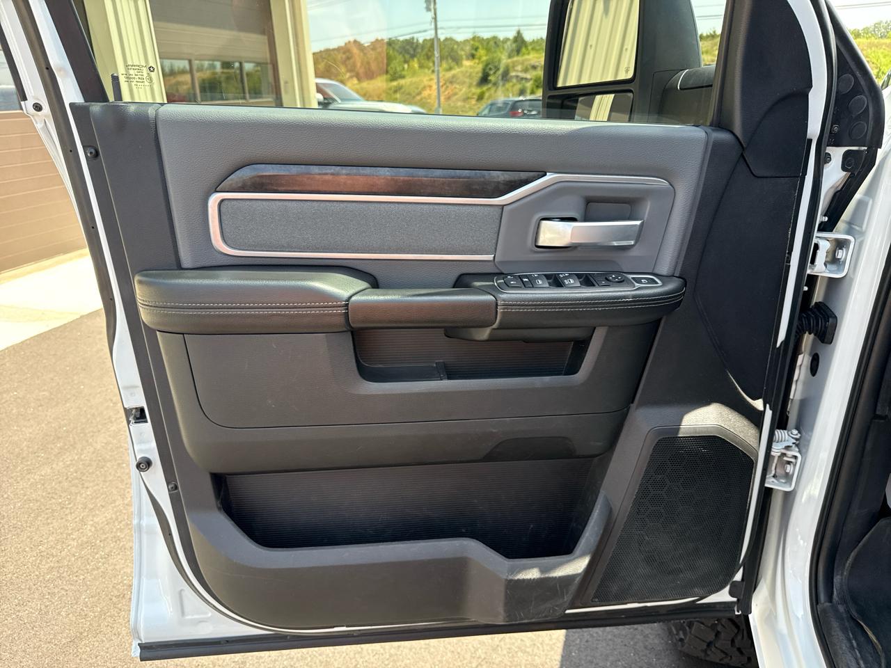 RAM 2500 Big Horn Crew Cab 4WD SWB 2023