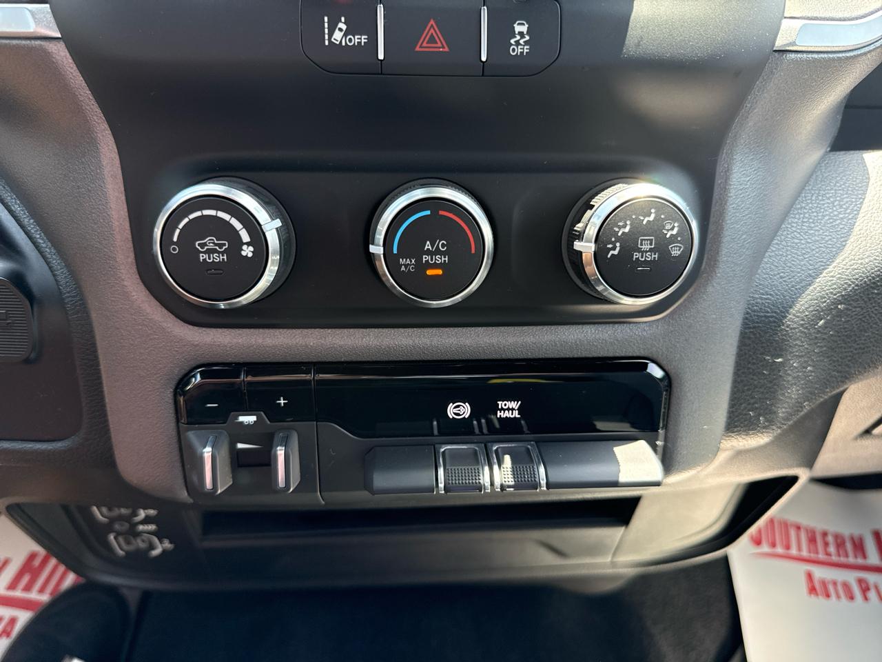 RAM 2500 Big Horn Crew Cab 4WD SWB 2023