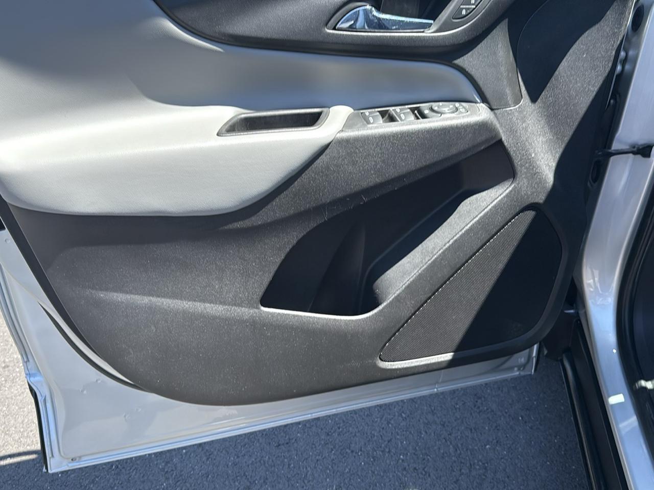 Chevrolet Equinox LS 4D SUV AWD 2022