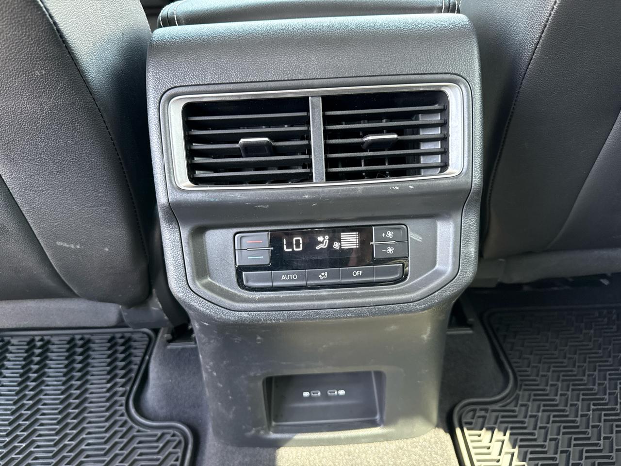Volkswagen Atlas SE 4D SUV 4Motion 2024