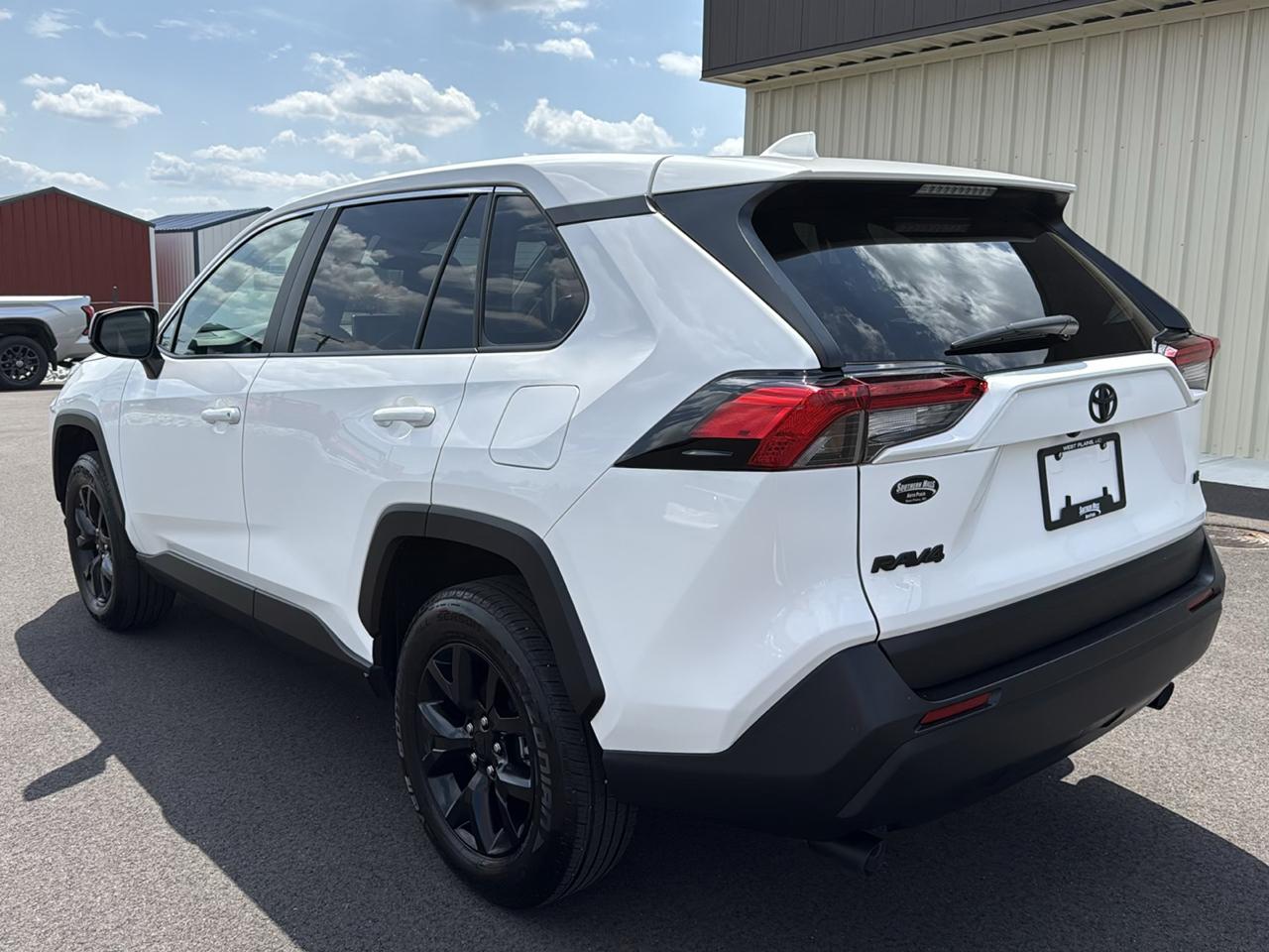 Toyota RAV4 LE 4D SUV FWD 2024