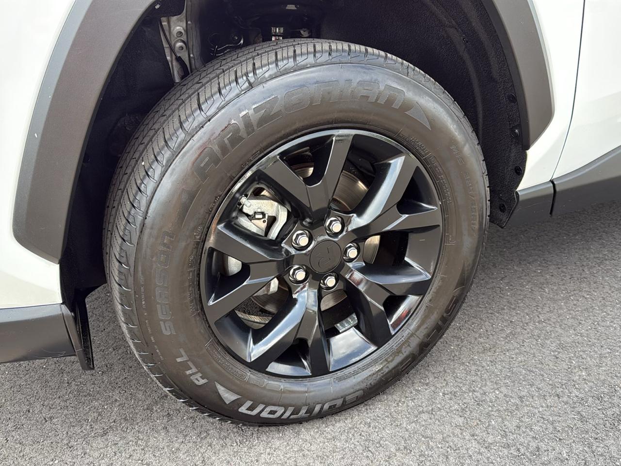 Toyota RAV4 LE 4D SUV FWD 2024