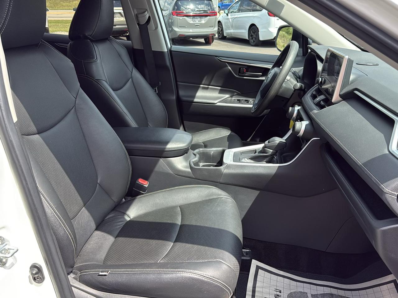 Toyota RAV4 LE 4D SUV FWD 2024