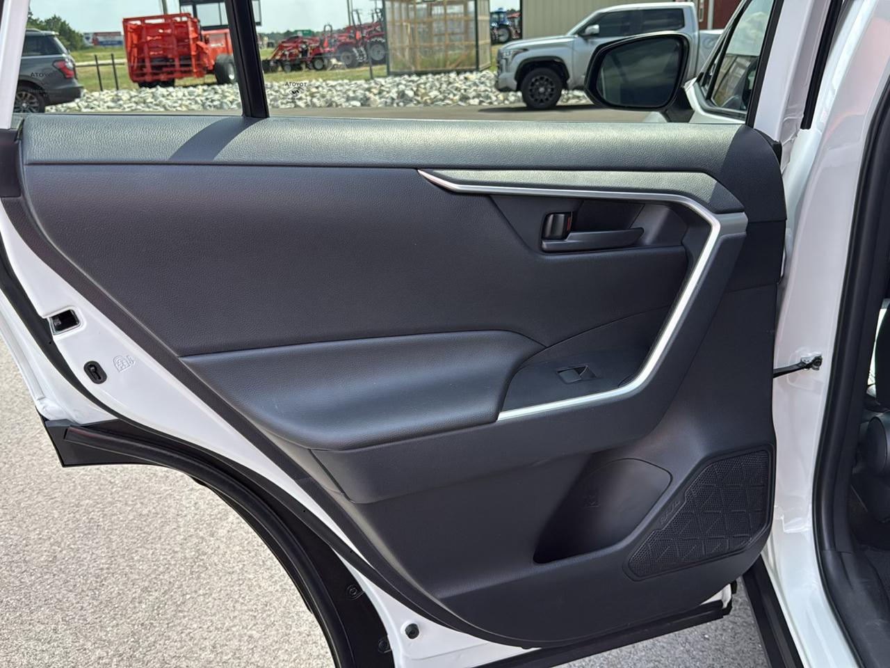 Toyota RAV4 LE 4D SUV FWD 2024