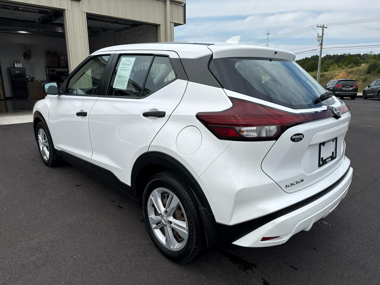 Nissan Kicks S 4D SUV FWD 2022