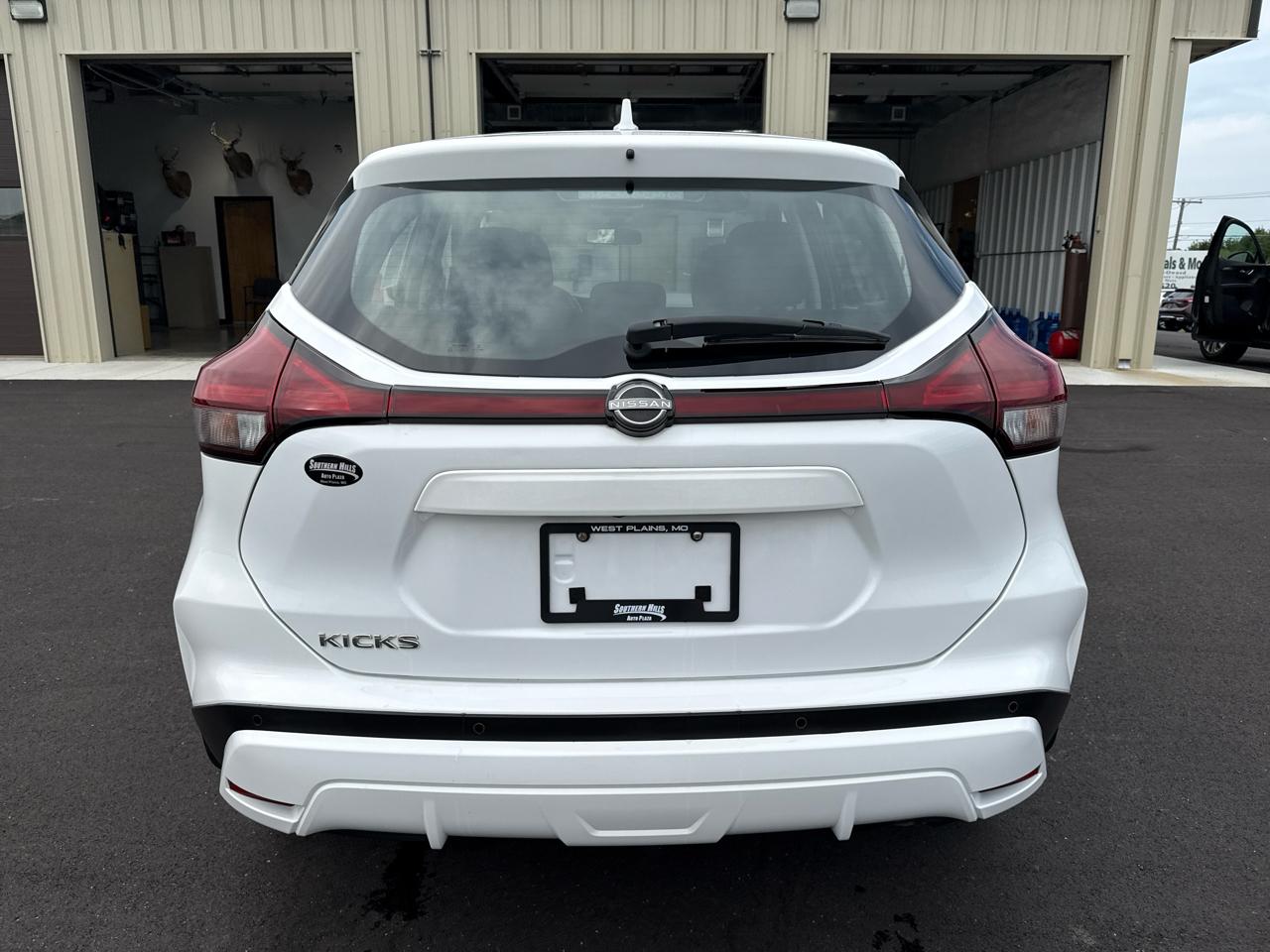 Nissan Kicks S 4D SUV FWD 2022