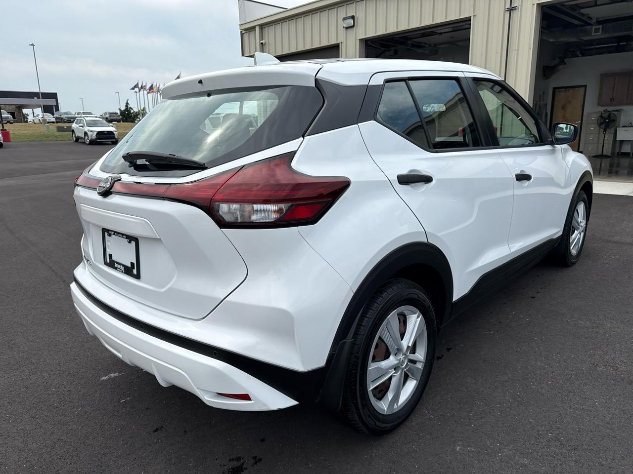 Nissan Kicks S 4D SUV FWD 2022