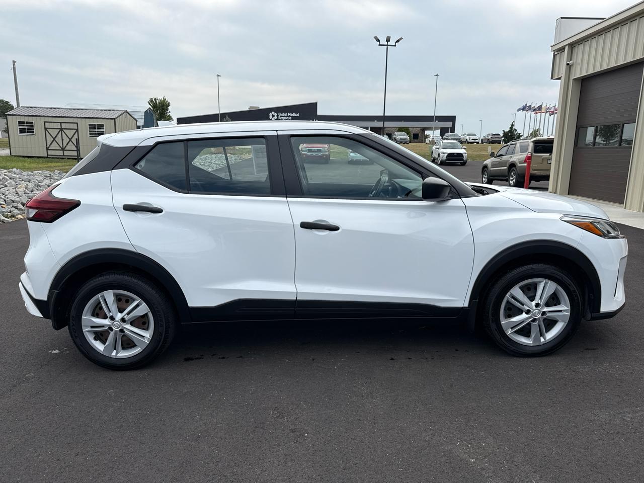 Nissan Kicks S 4D SUV FWD 2022