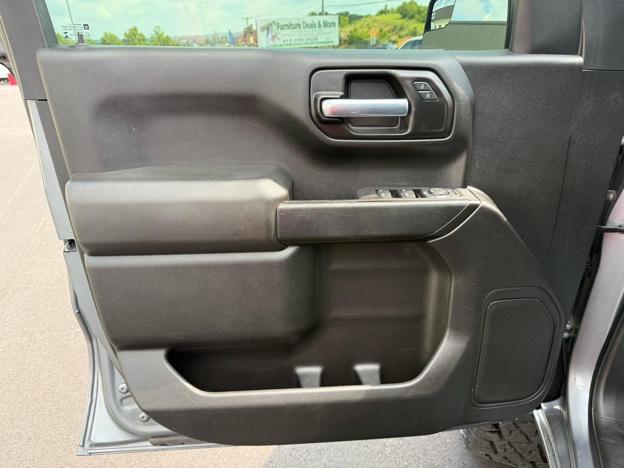 Chevrolet Silverado 1500 Custom TB Crew Cab 4WD SWB 2021