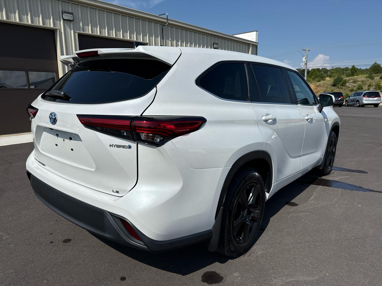 Toyota Highlander Hybrid LE 4D SUV AWD 2023