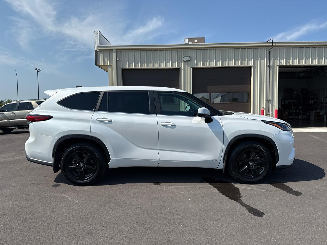 Toyota Highlander Hybrid LE 4D SUV AWD 2023