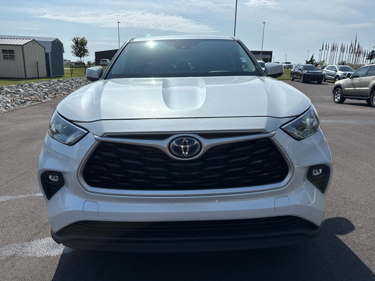 Toyota Highlander Hybrid LE 4D SUV AWD 2023