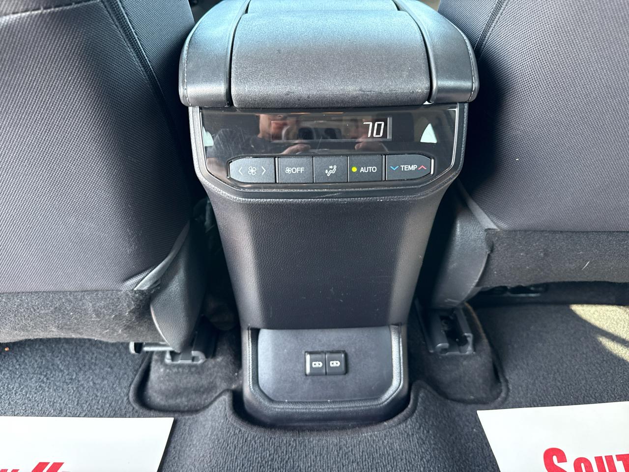 Toyota Highlander Hybrid LE 4D SUV AWD 2023