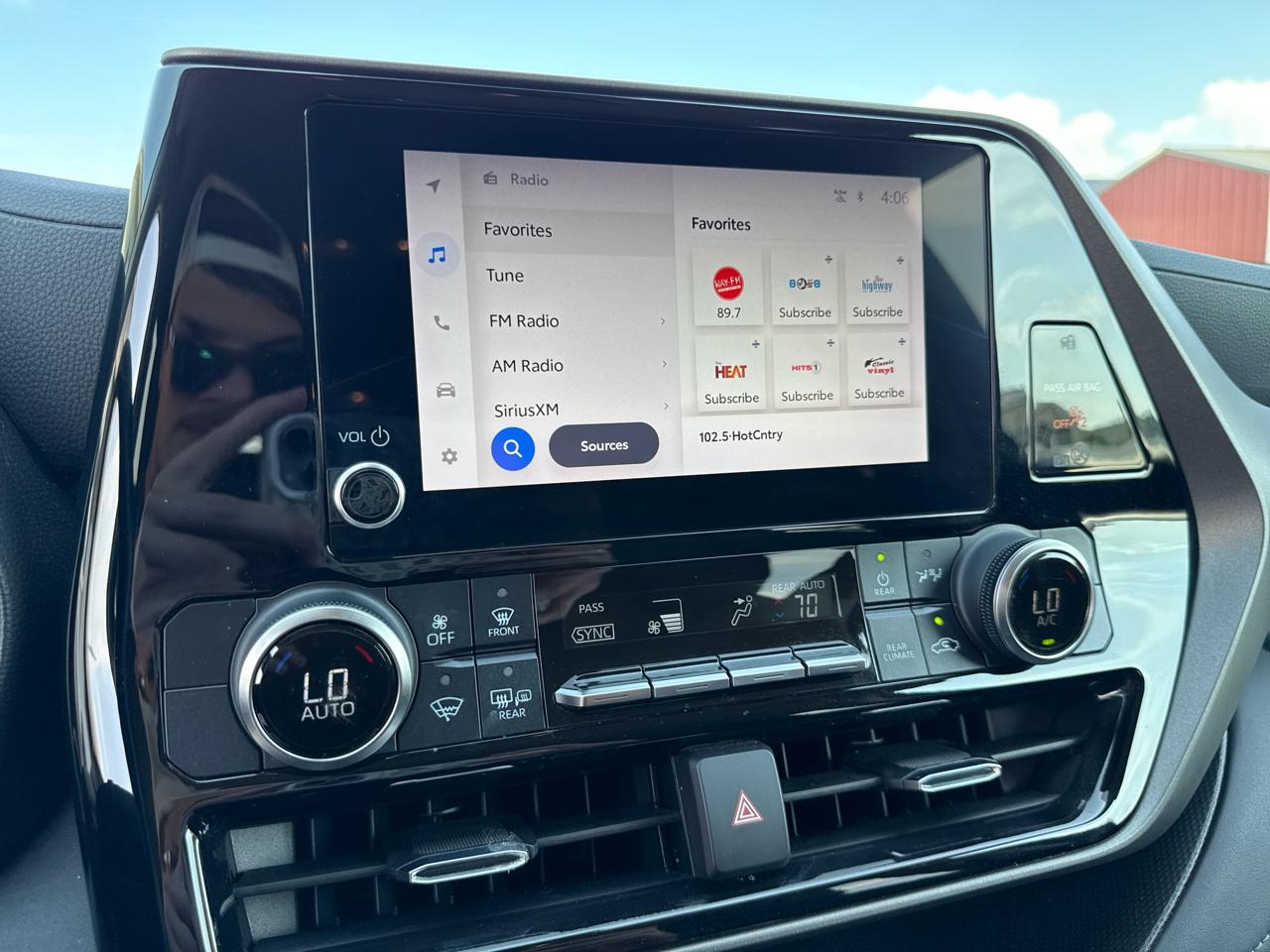Toyota Highlander Hybrid LE 4D SUV AWD 2023