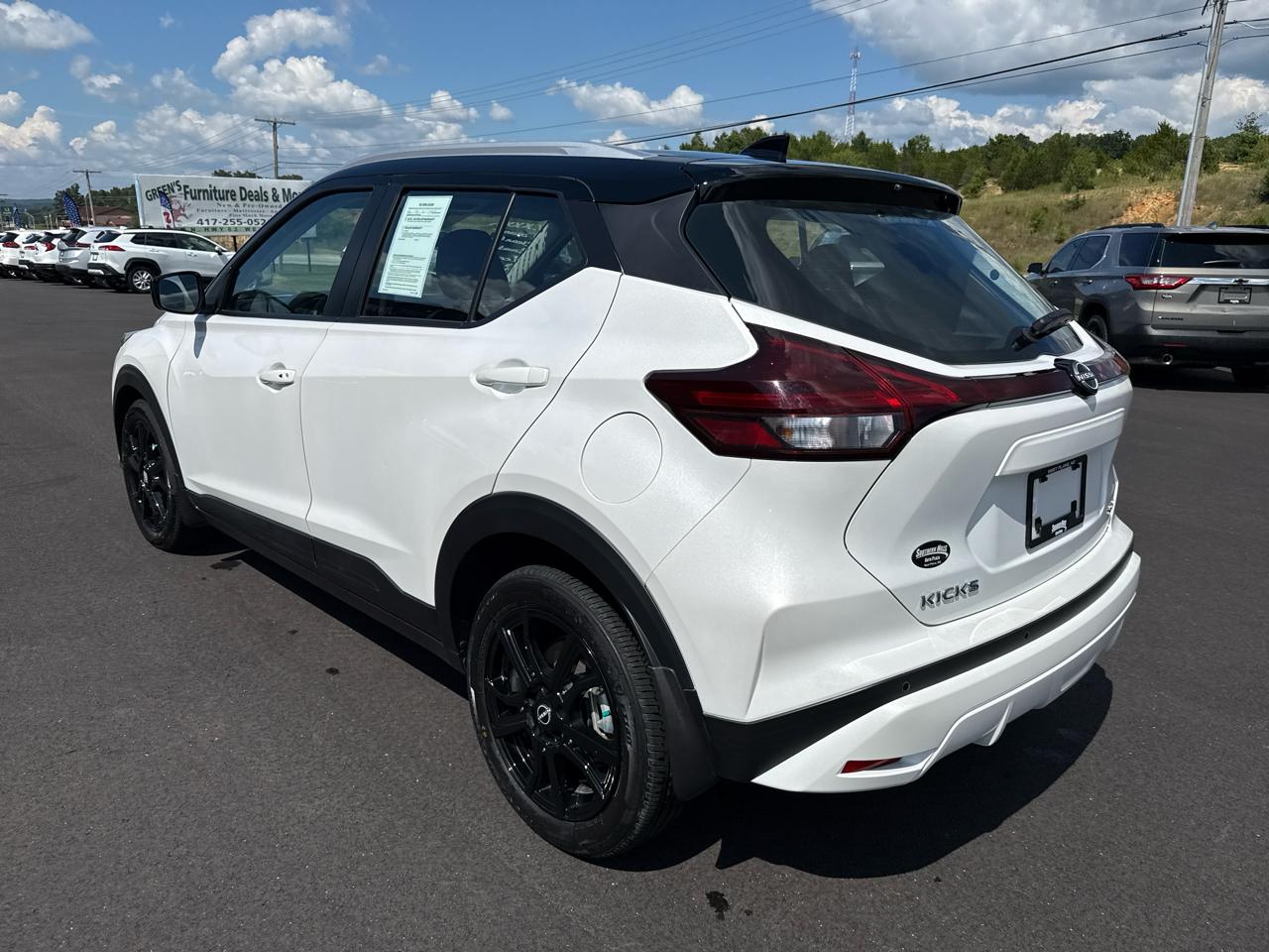 Nissan Kicks SV 4D SUV FWD 2023