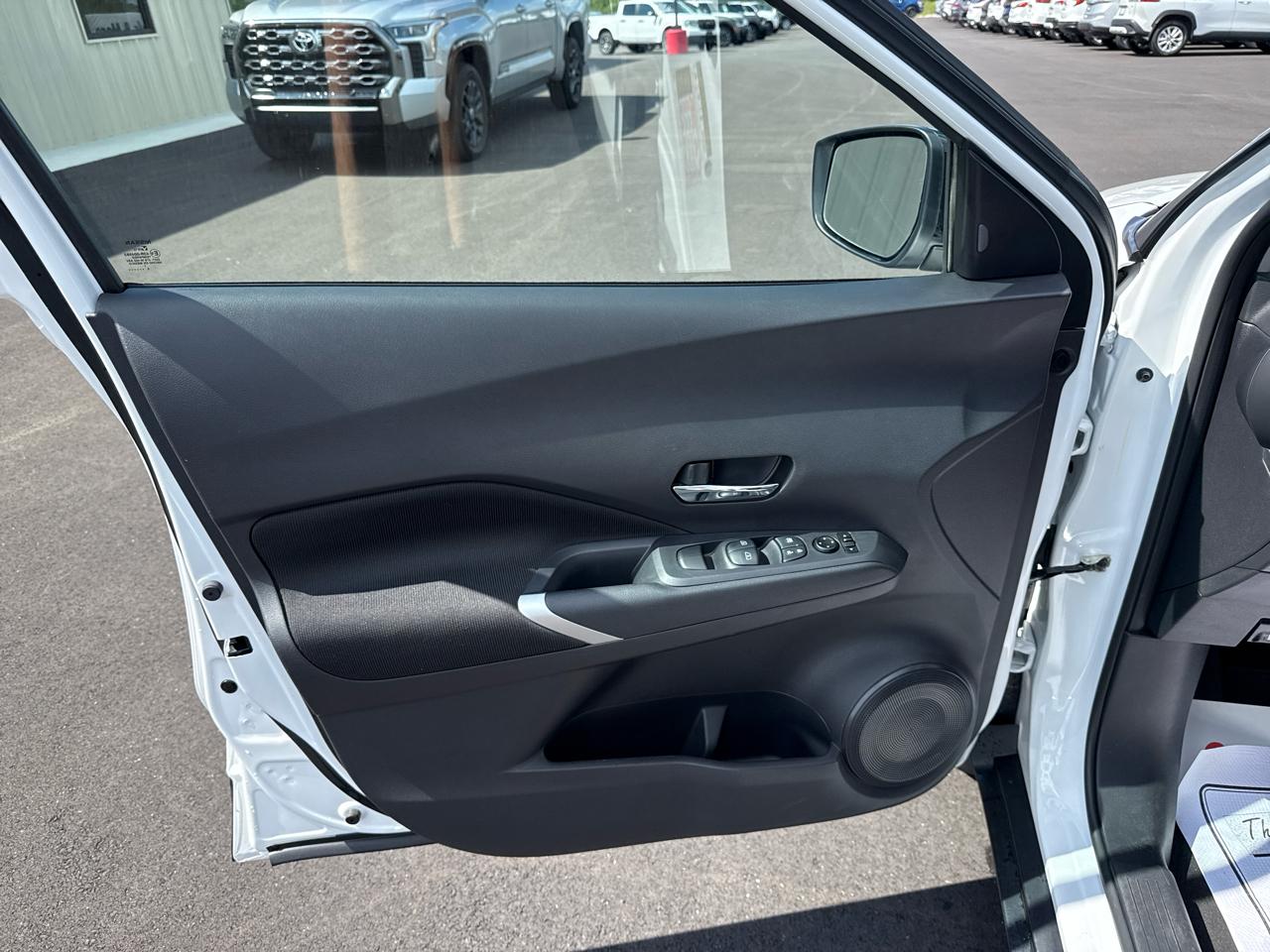 Nissan Kicks SV 4D SUV FWD 2023
