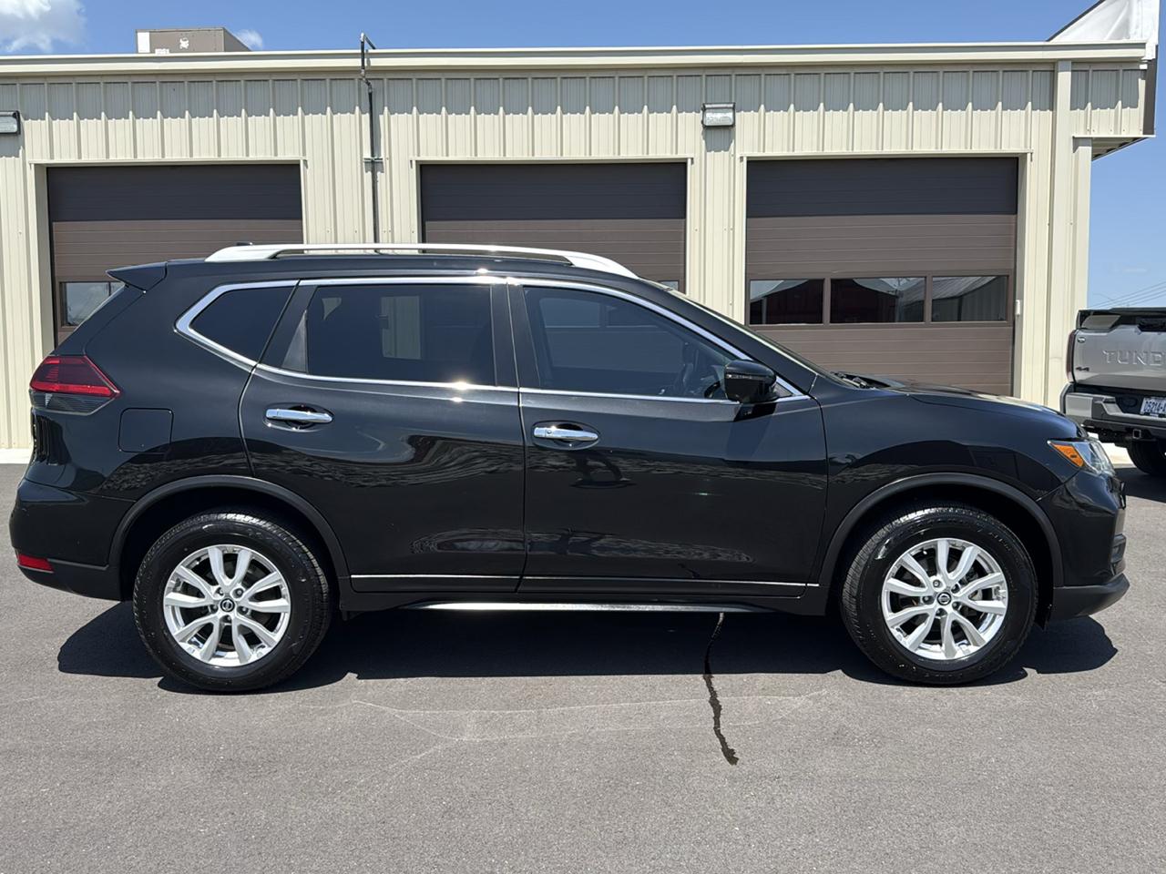 Nissan Rogue SV 4D SUV AWD 2018