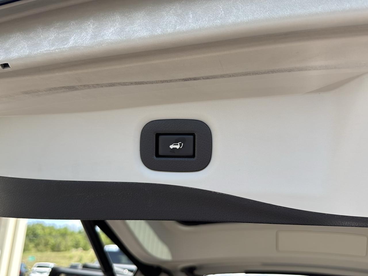 Nissan Rogue SV 4D SUV AWD 2018