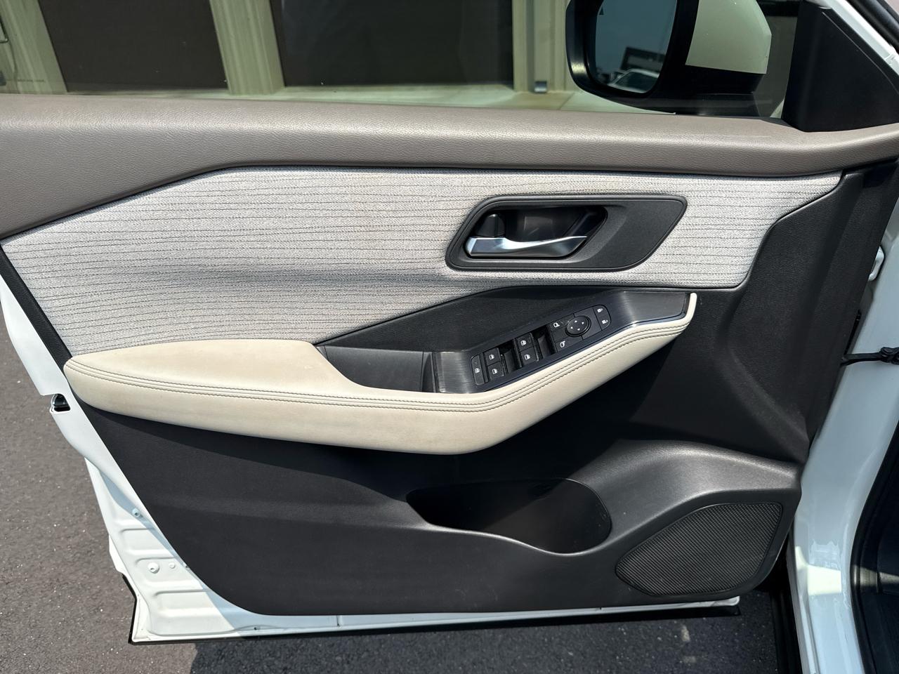Nissan Rogue SV 4D SUV FWD 2021