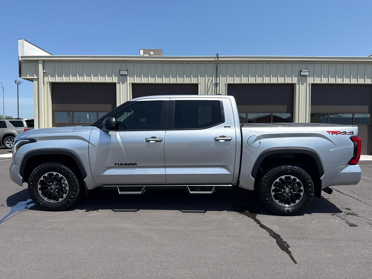 Toyota Tundra SR5 Crew Max 4WD SWB 2025