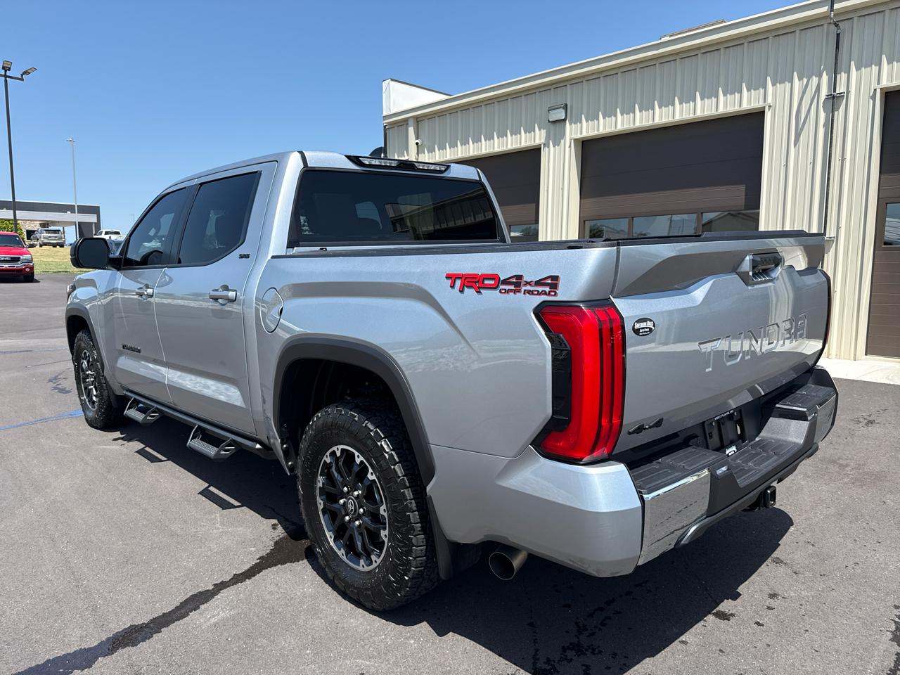 Toyota Tundra SR5 Crew Max 4WD SWB 2025