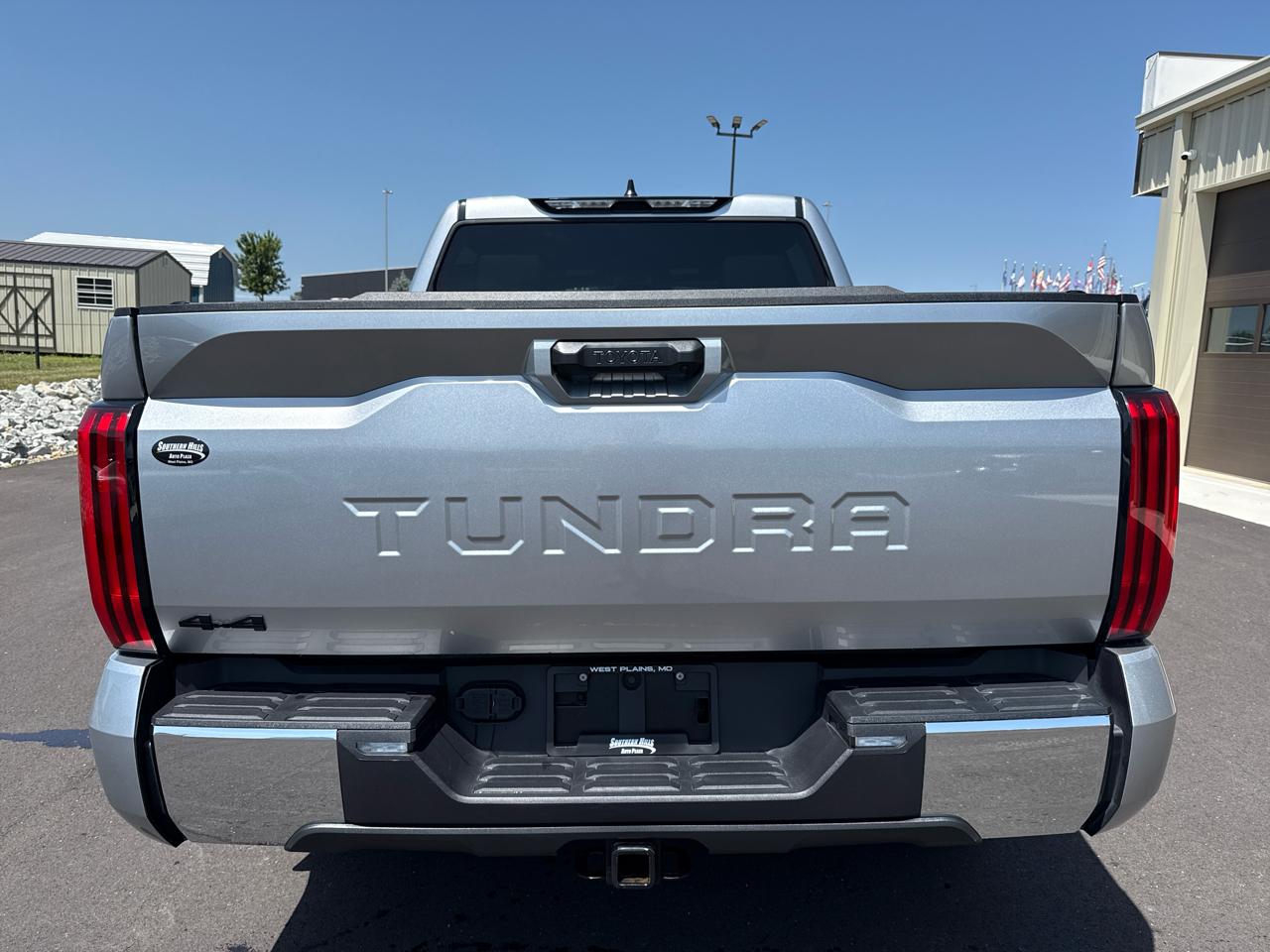 Toyota Tundra SR5 Crew Max 4WD SWB 2025