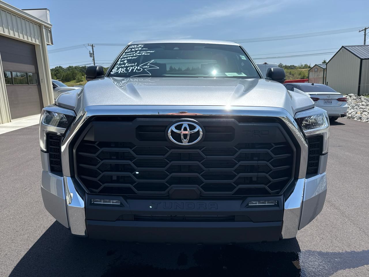 Toyota Tundra SR5 Crew Max 4WD SWB 2025