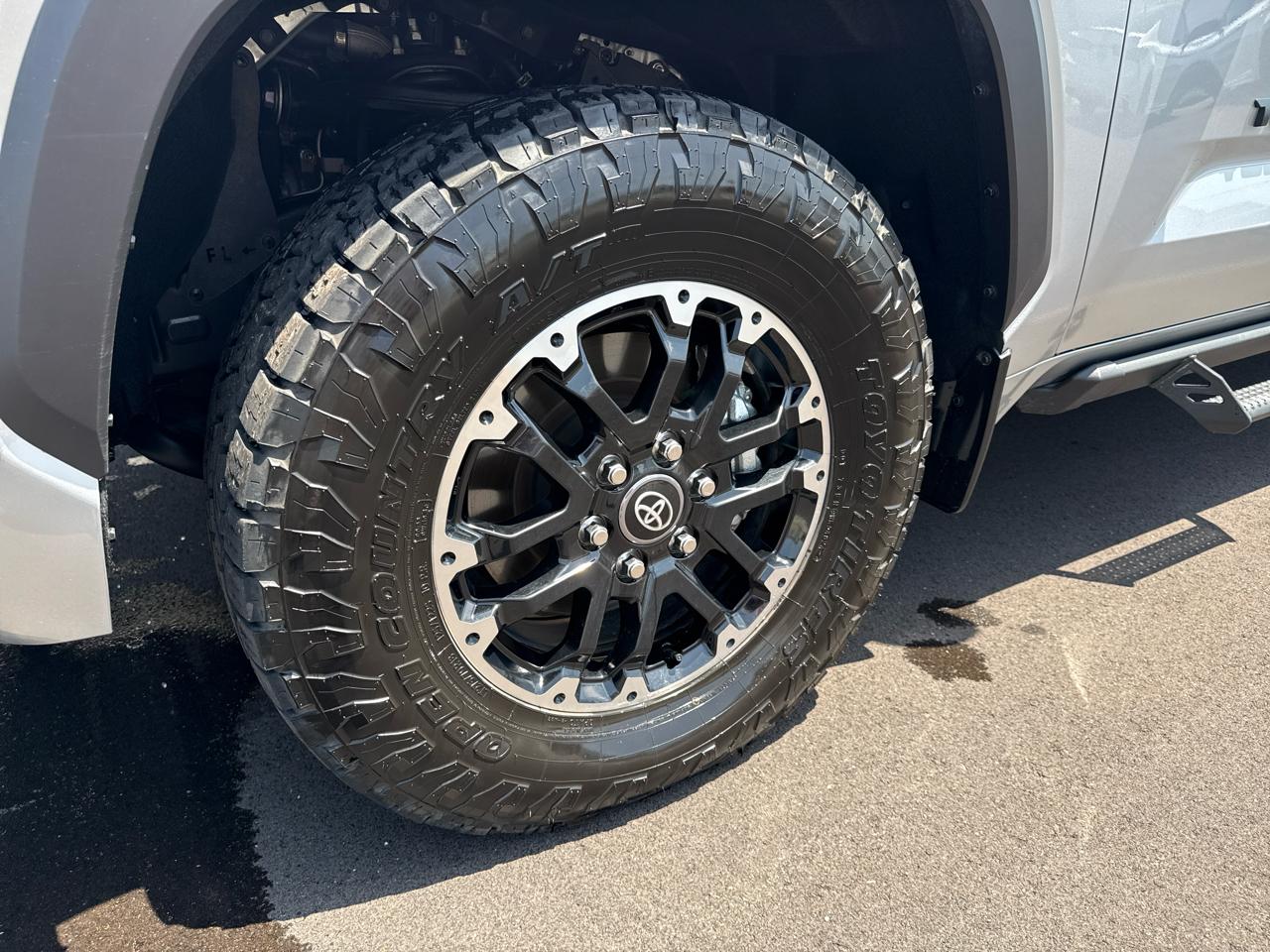 Toyota Tundra SR5 Crew Max 4WD SWB 2025