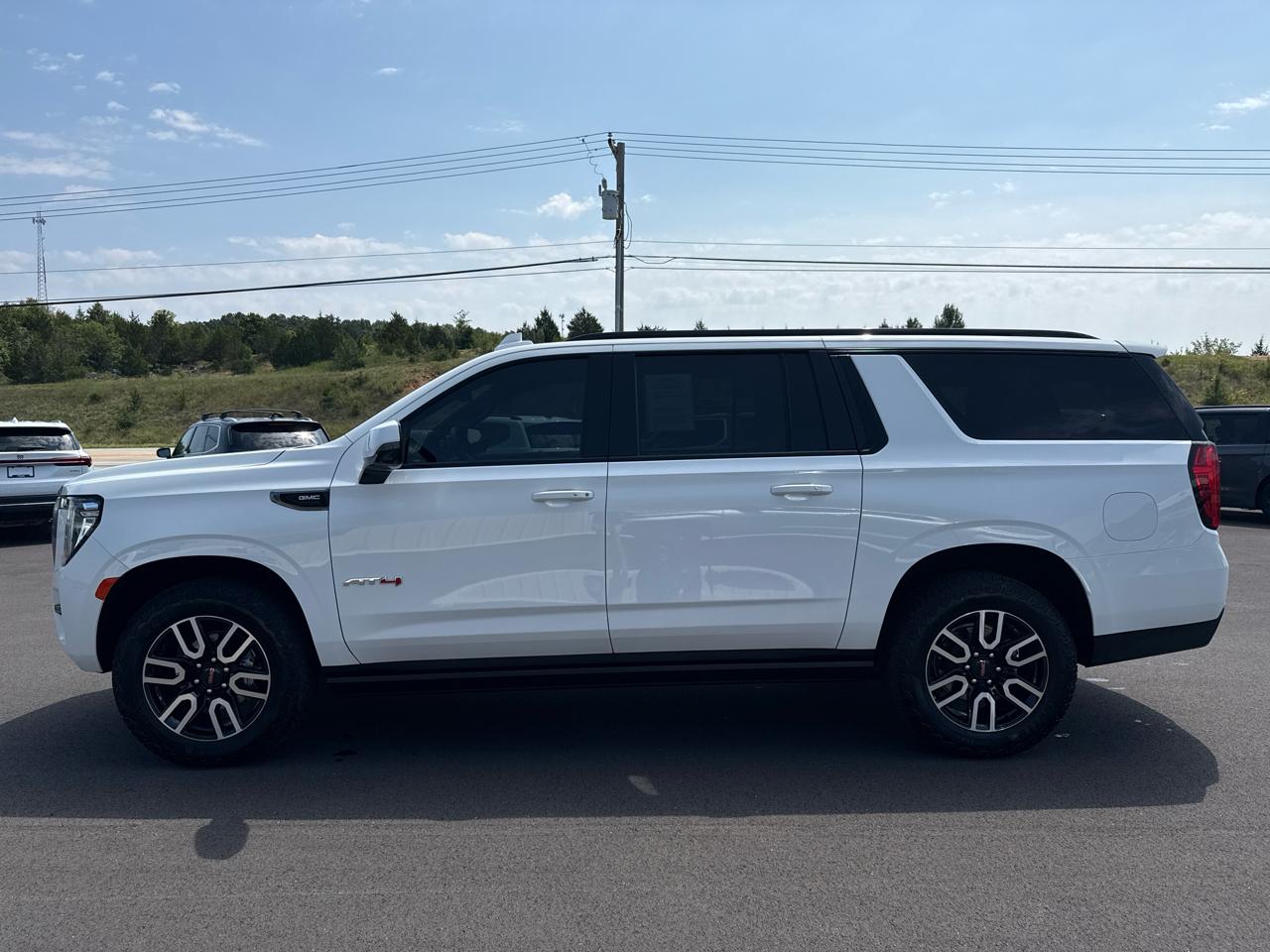 GMC Yukon XL 1500 AT4 4D SUV 4WD 2023