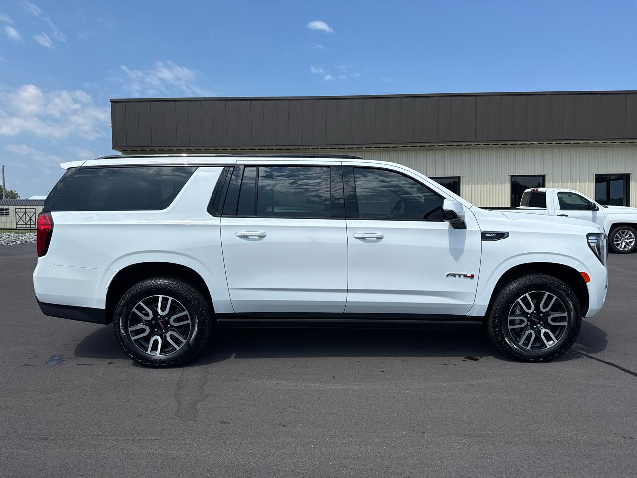GMC Yukon XL 1500 AT4 4D SUV 4WD 2023