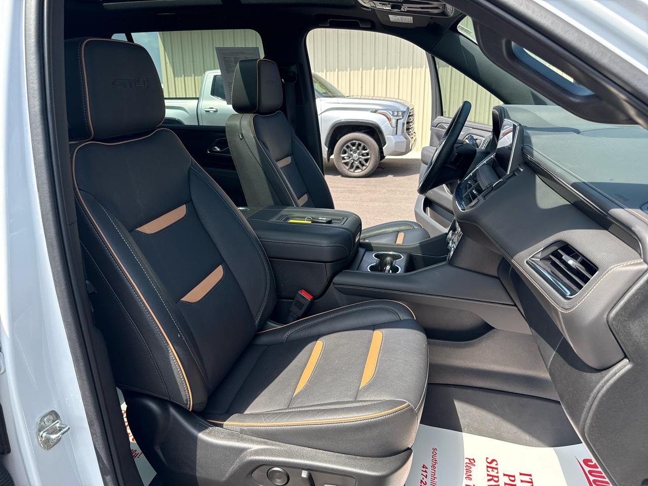 GMC Yukon XL 1500 AT4 4D SUV 4WD 2023