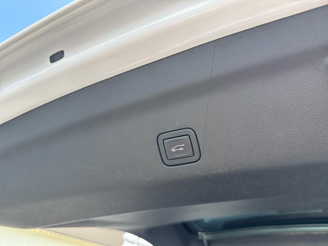 GMC Yukon XL 1500 AT4 4D SUV 4WD 2023