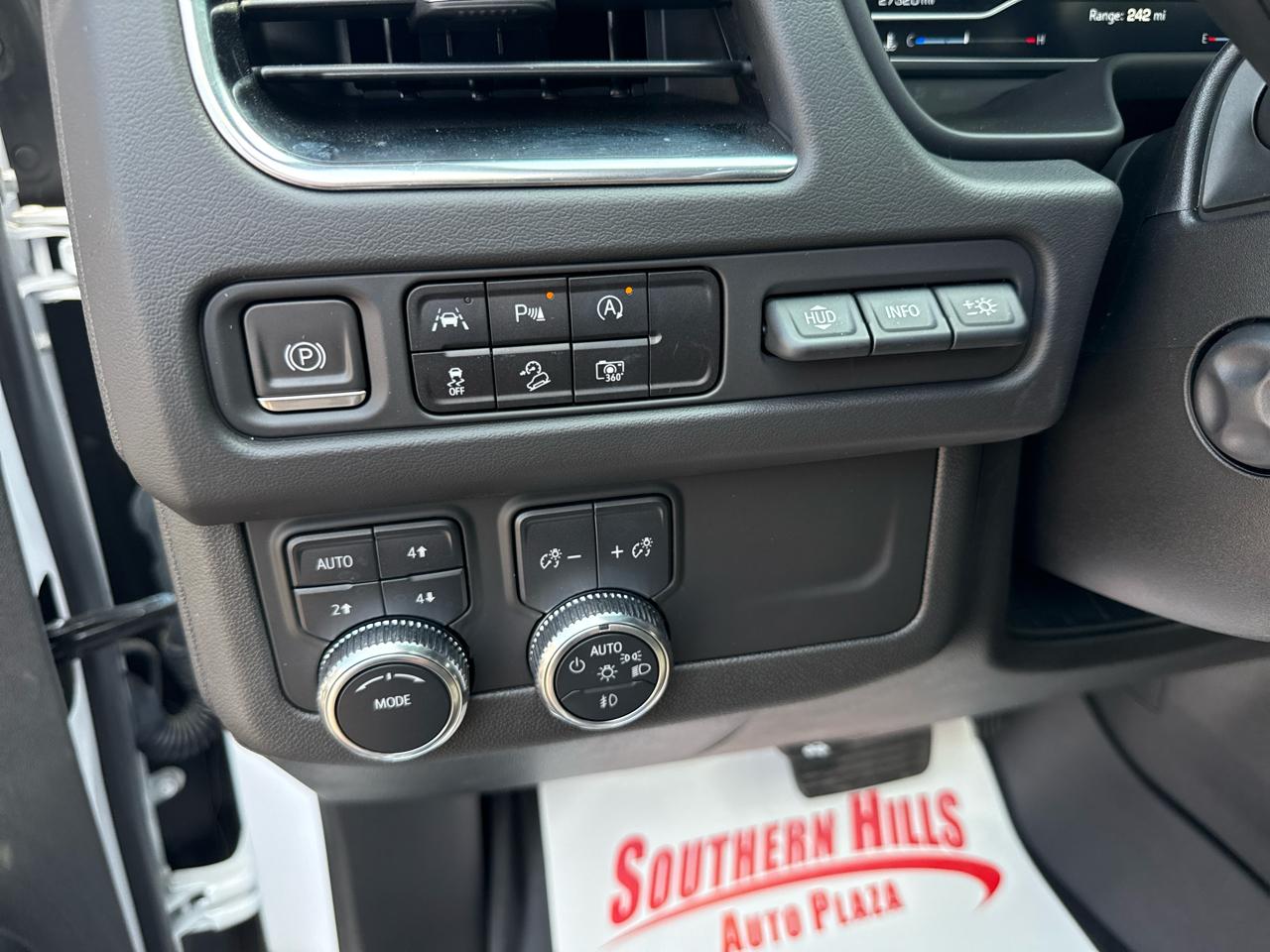 GMC Yukon XL 1500 AT4 4D SUV 4WD 2023
