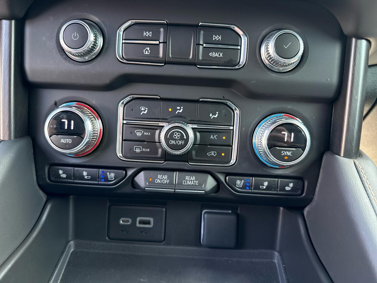 GMC Yukon XL 1500 AT4 4D SUV 4WD 2023